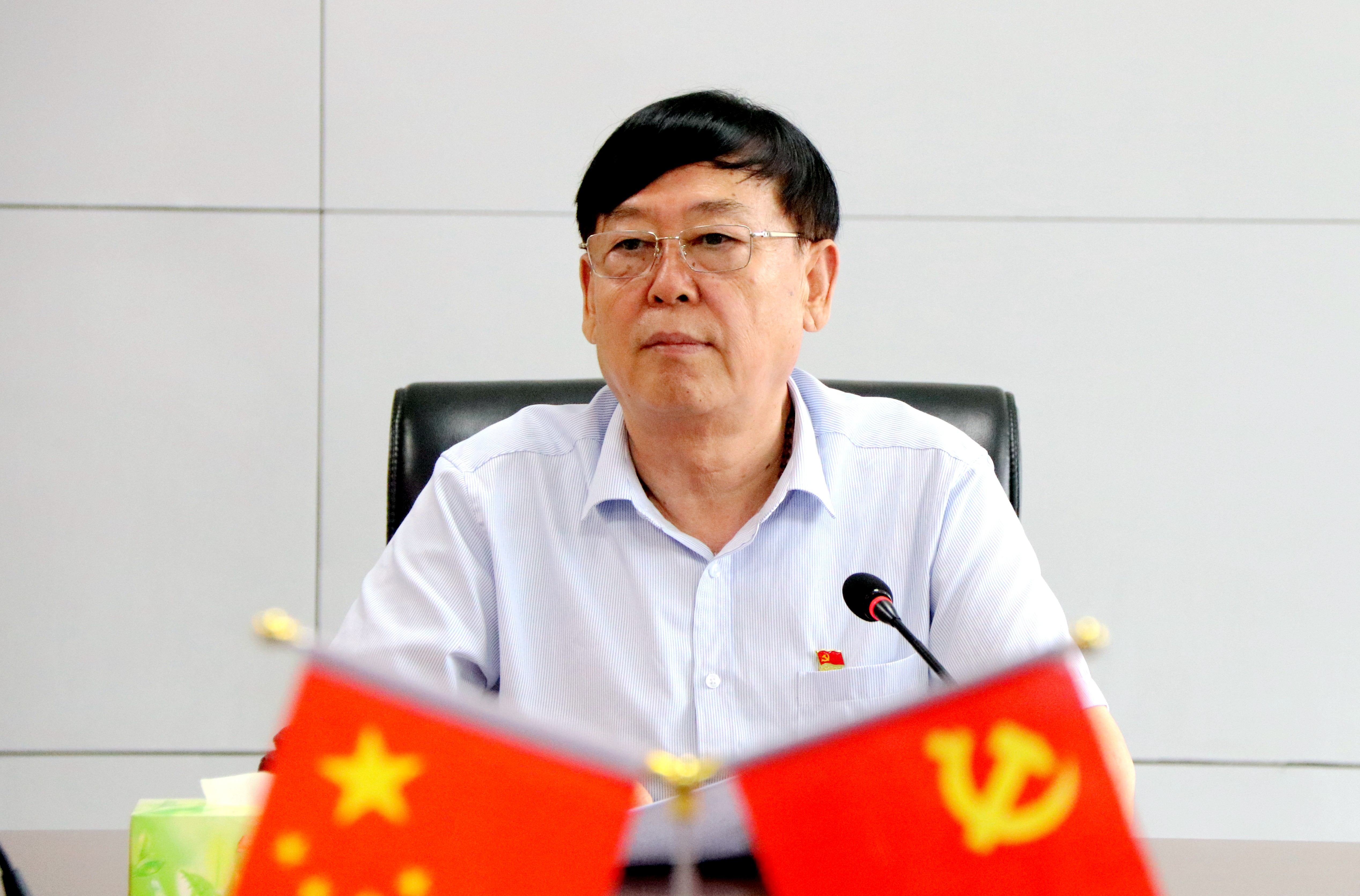 张总讲党课.jpg